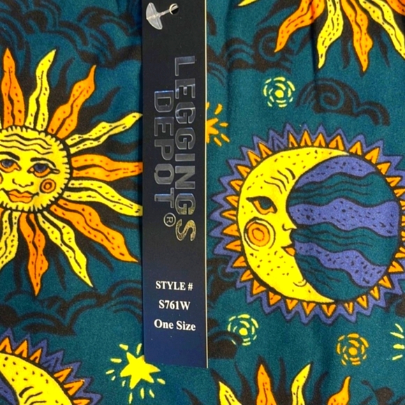 Leggings Celestial Sun Moon Stars Astrology Boho Gypsy Cute Buttery Soft NWT - Picture 3 of 10